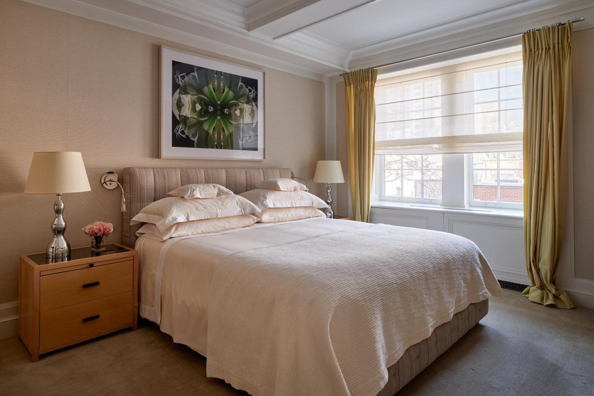 Superior Courtyard King Guest Room,1591234982:JPEG